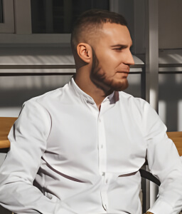 Сотрудник, Кралинов