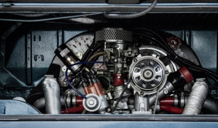 Обложка кейса, Разработка игры-квиза ко Дню охраны труда в ООО «КАЗ»